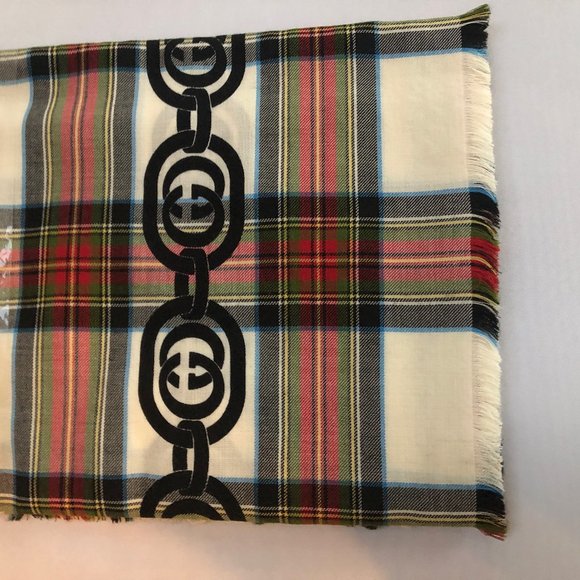 Gucci Interlocking GG Chain Tartan Scarf in White - Picture 4 of 5